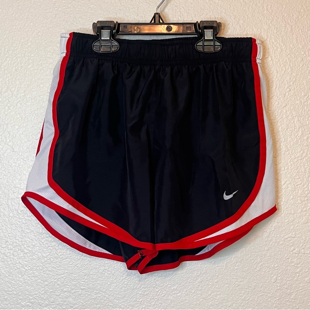 Nike Women's Black and Red Dri-Fit Tempo Running Active Lined Shorts Size Small